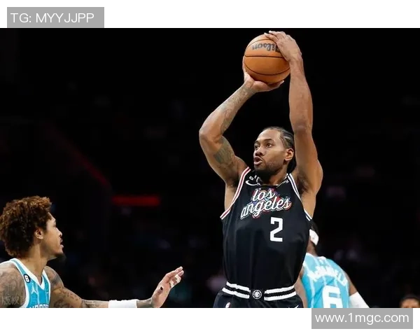 伦纳德在对阵76人的精彩表现集锦回顾与分析 伦纳德在对阵76人的精彩表现集锦回顾与分析